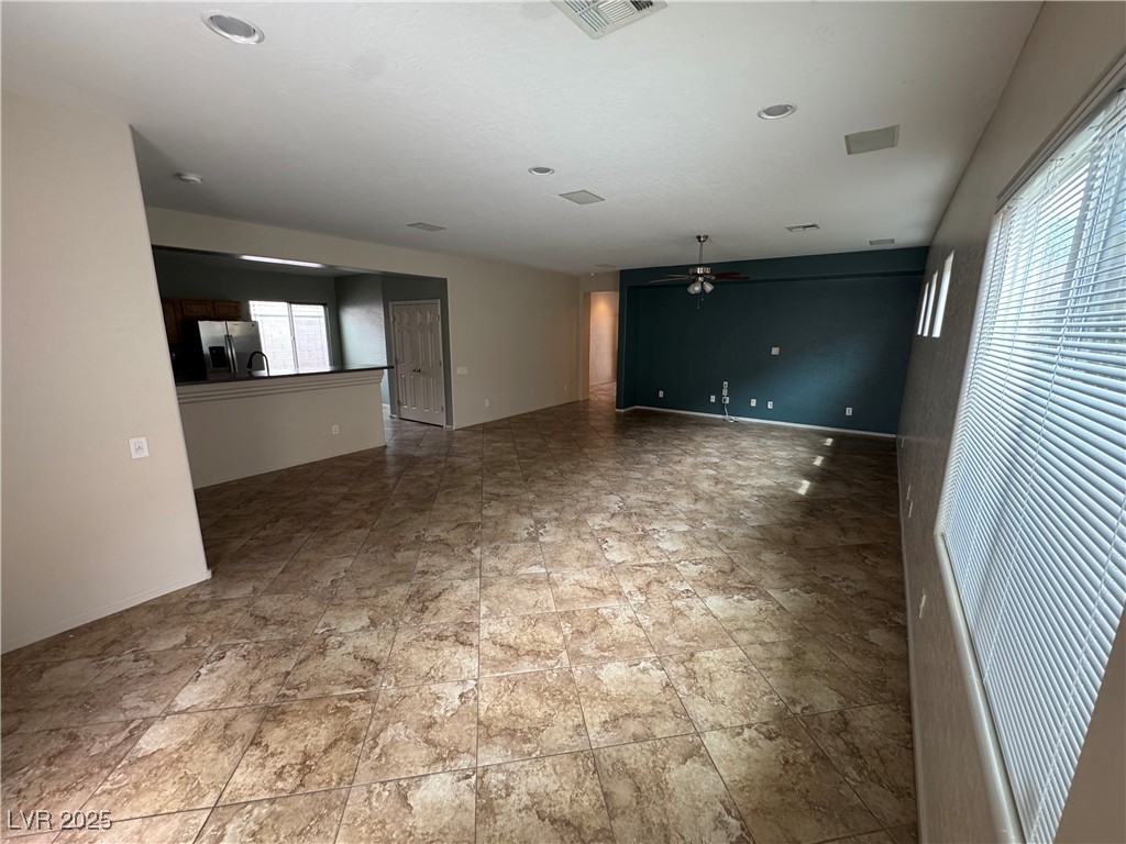 2671 Lochleven Way Property Photo 14