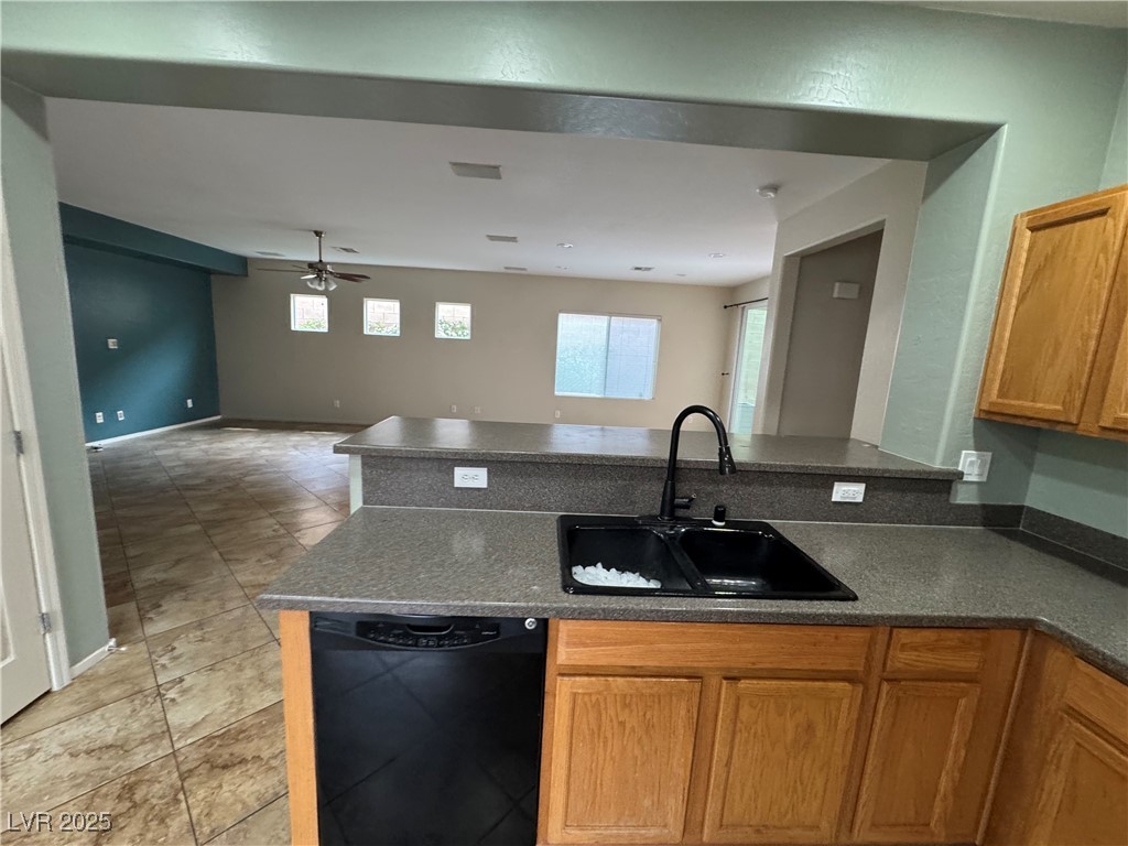 2671 Lochleven Way Property Photo 20