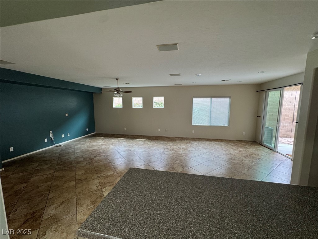 2671 Lochleven Way Property Photo 22