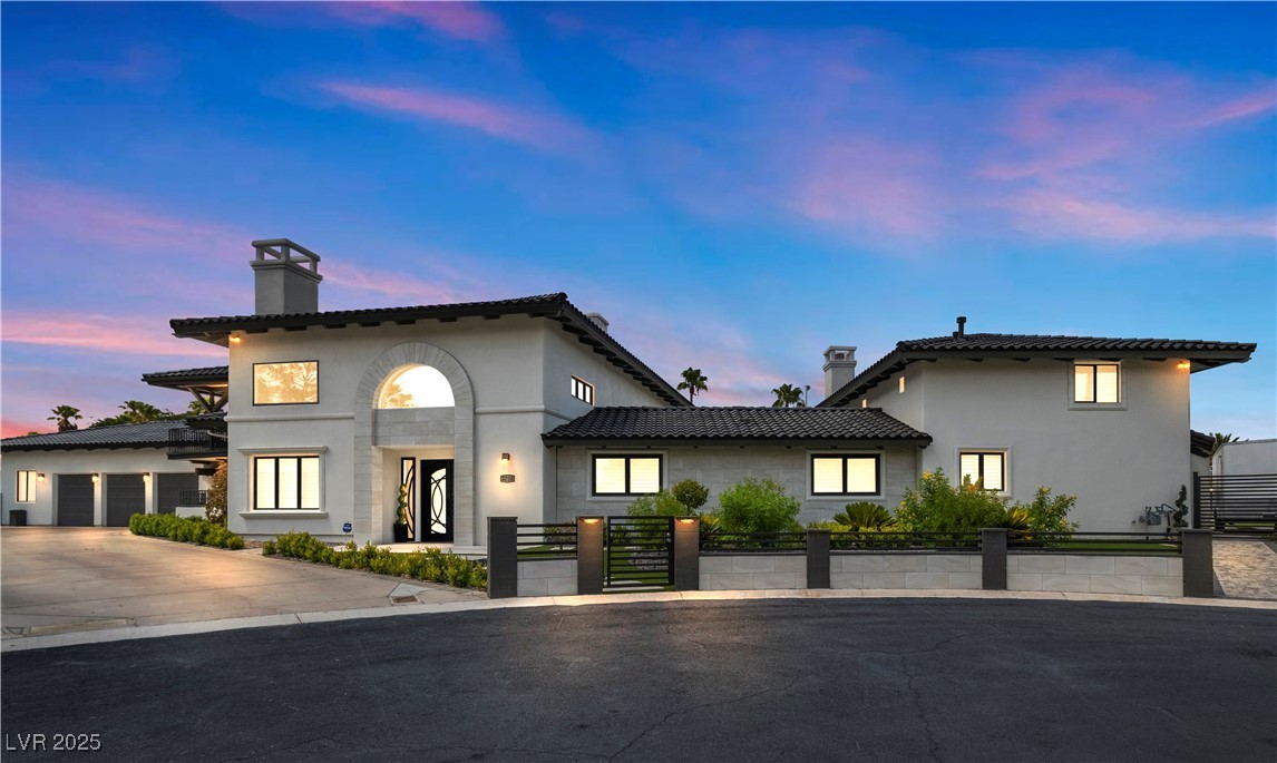 2715 Twin Palms Circle Property Photo