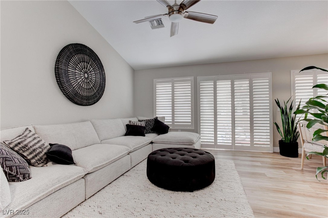8801 Villa Ridge Drive Property Photo 8