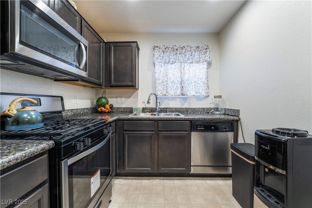 1883 Via Del Prado Street Property Photo 10