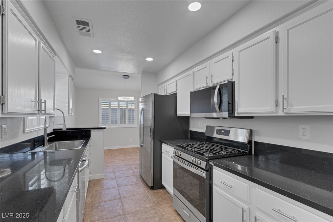 8440 Pacific Fountain Avenue Property Photo 7