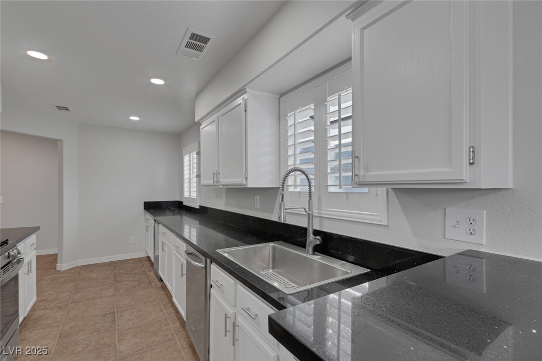 8440 Pacific Fountain Avenue Property Photo 11