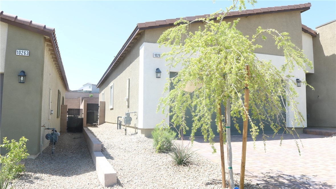 10269 Sequoia Falls Place Property Photo 4