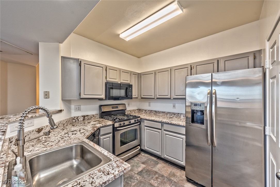 8555 West Russell Road 2093 Property Photo 4