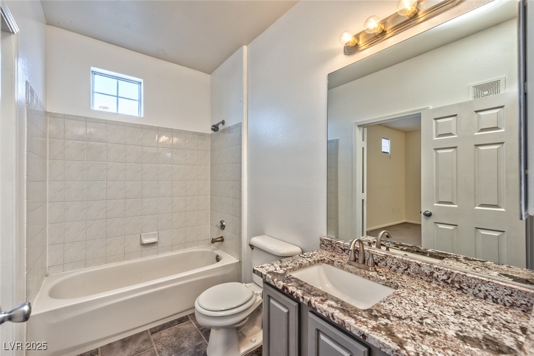 8555 West Russell Road 2093 Property Photo 5