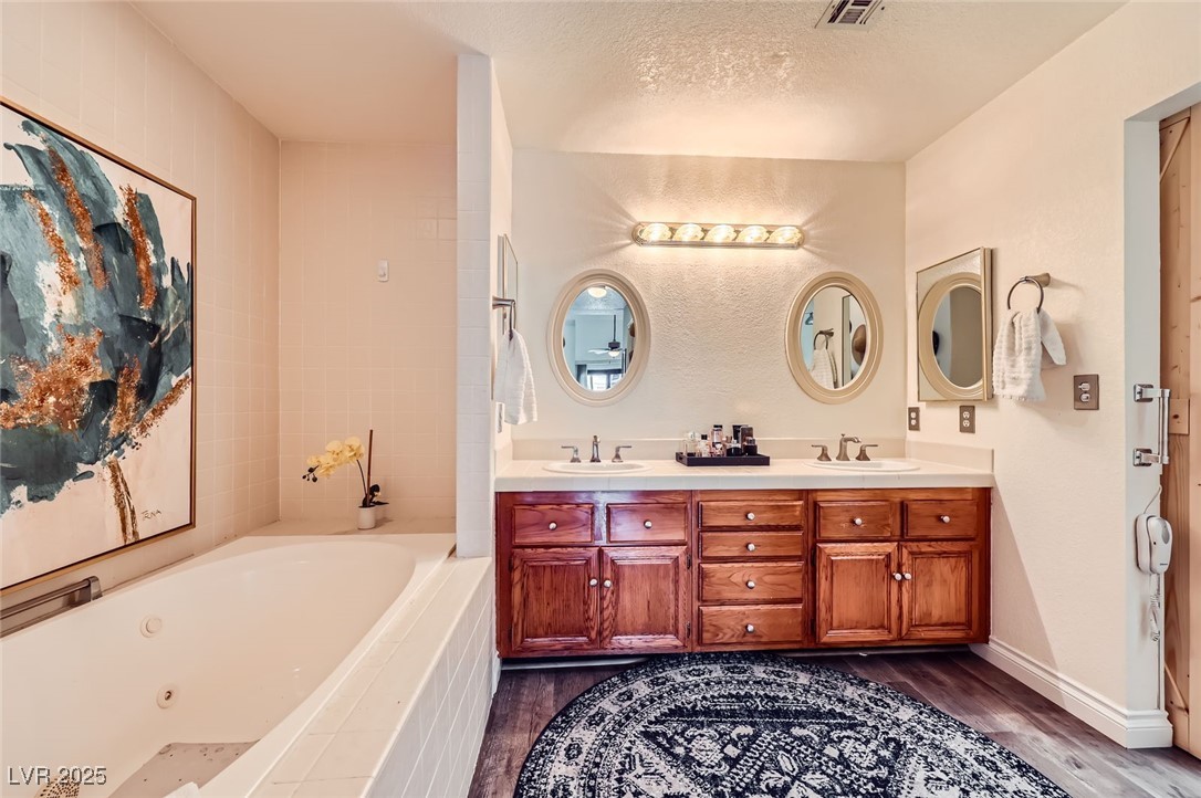 3637 Laguna Del Sol Drive Property Photo 32