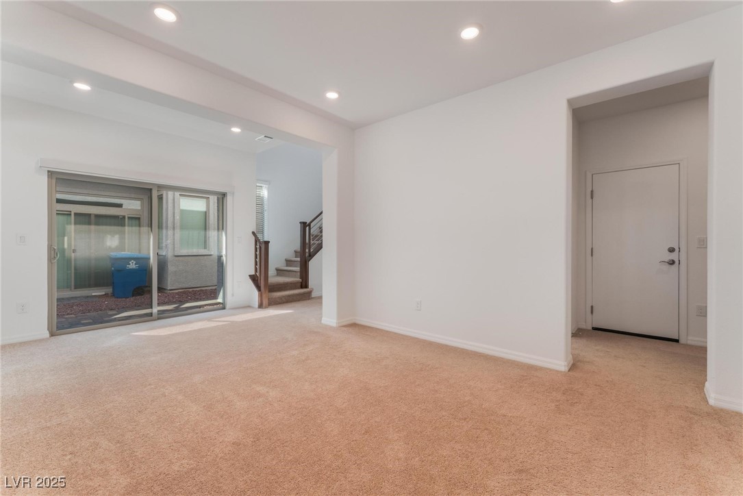 637 Soaring Wings Avenue Property Photo 15