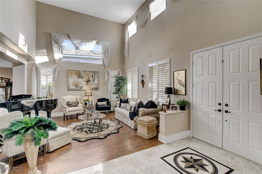 2320 Thayer Avenue Property Photo 6