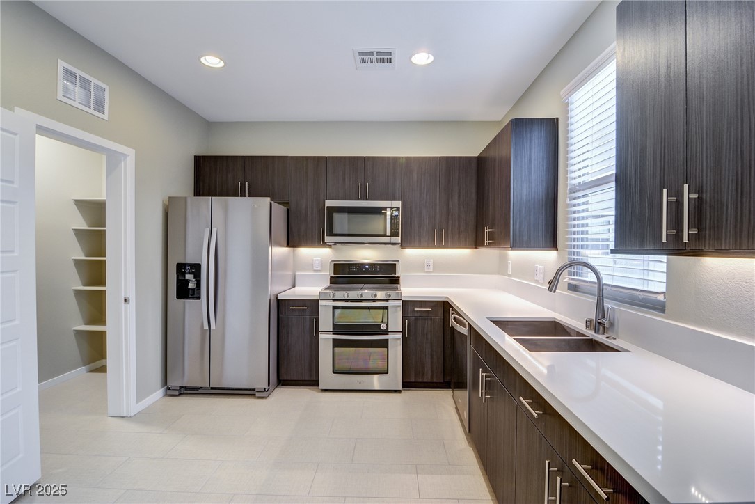 11236 Rainbow Peak Avenue 211 Property Photo 1