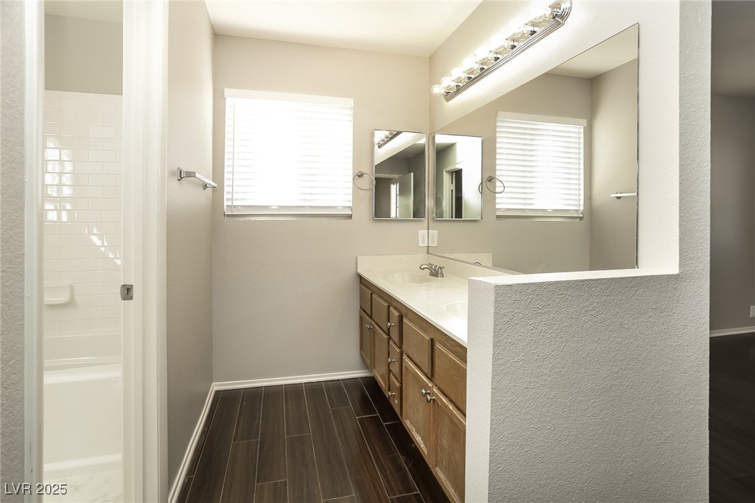 8604 Paddle Wheel Way Property Photo 11