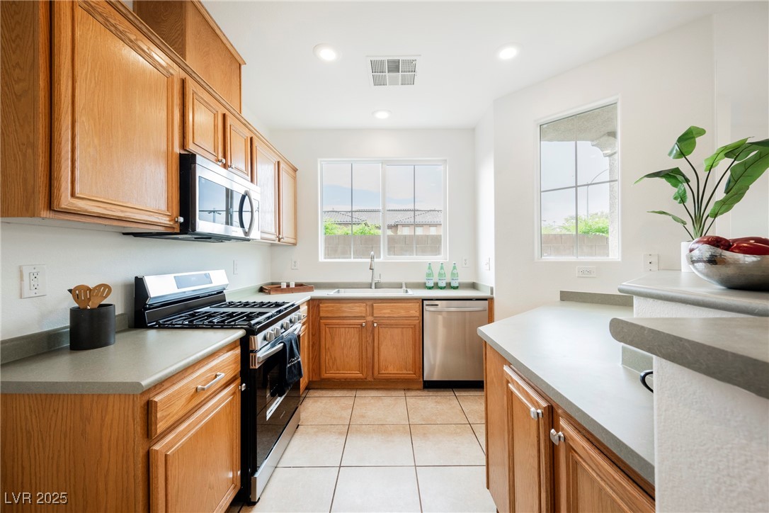 32 Hudson Canyon Street 2 Property Photo