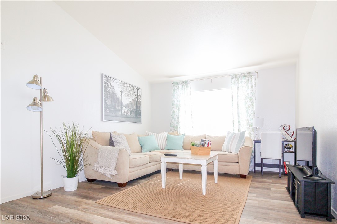 2674989 Property Photo 1
