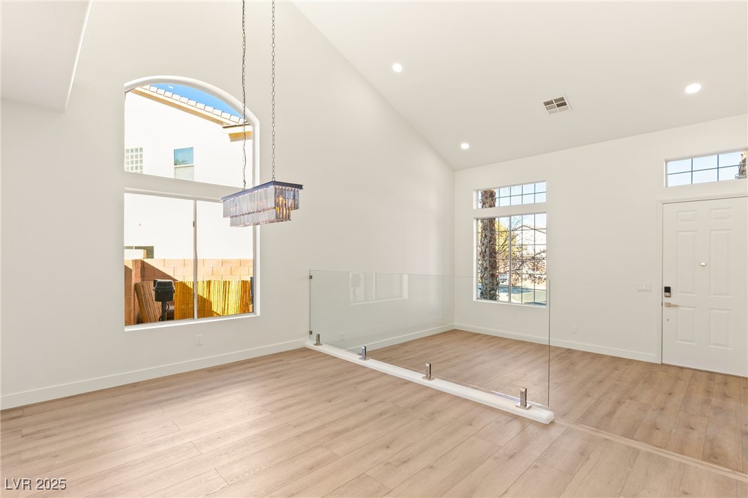 2757 Sunlight Creek Street Property Photo 10