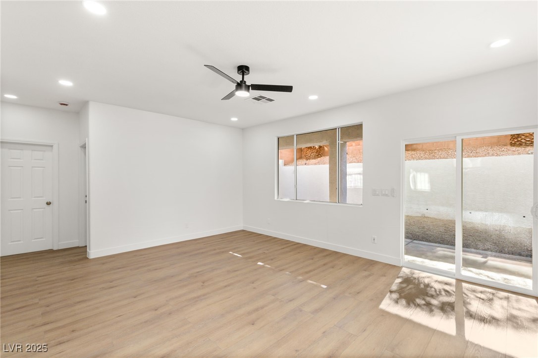 2757 Sunlight Creek Street Property Photo 16