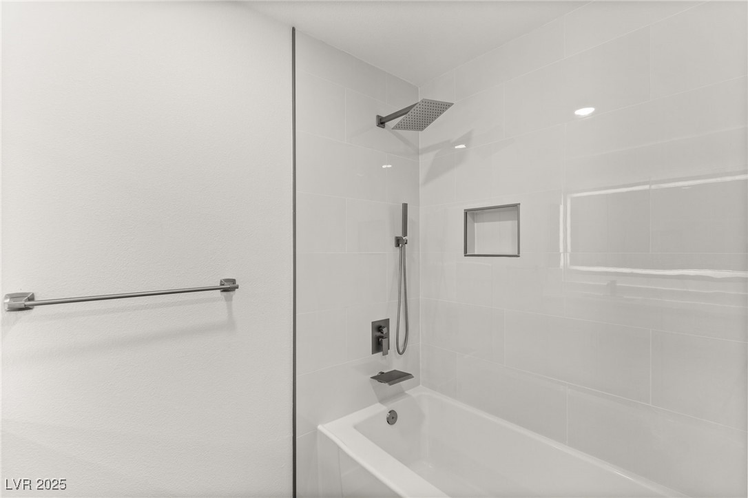 2757 Sunlight Creek Street Property Photo 41