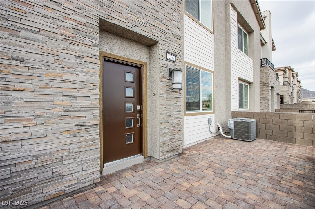 266 Walsh Peak Avenue Property Photo
