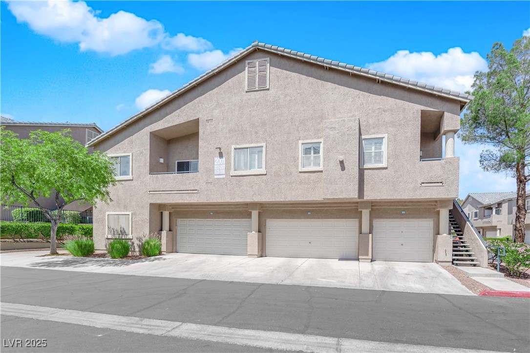 2001 Quarry Ridge Street 207 Property Photo 2
