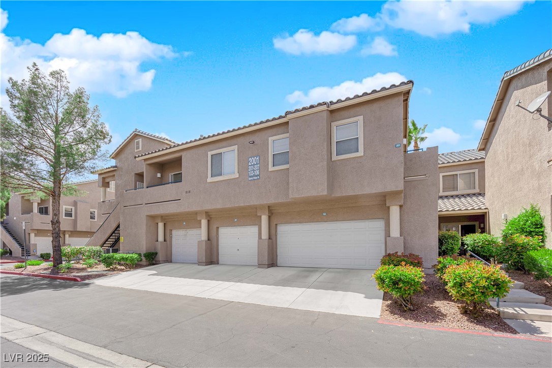 2001 Quarry Ridge Street 207 Property Photo 4