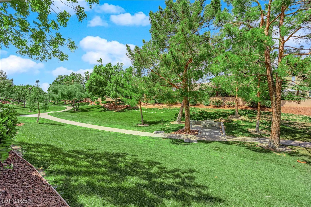 2001 Quarry Ridge Street 207 Property Photo 6