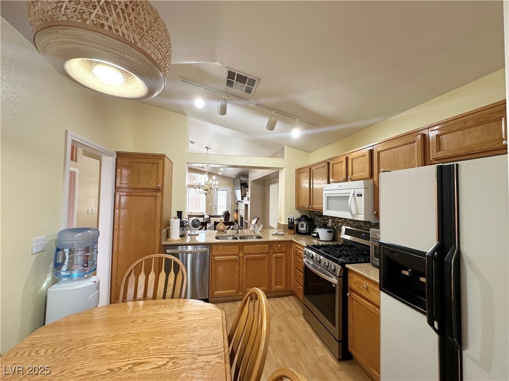 4484 Warbonnet Way Property Photo 9