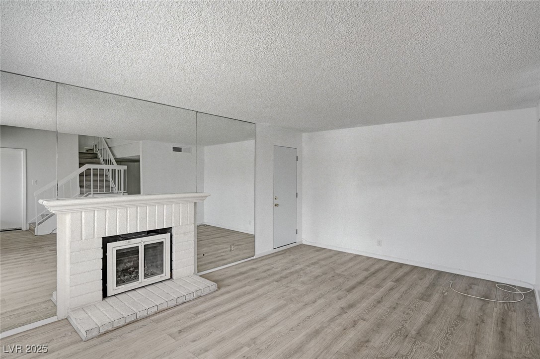 7182 Acorn Court Property Photo 2