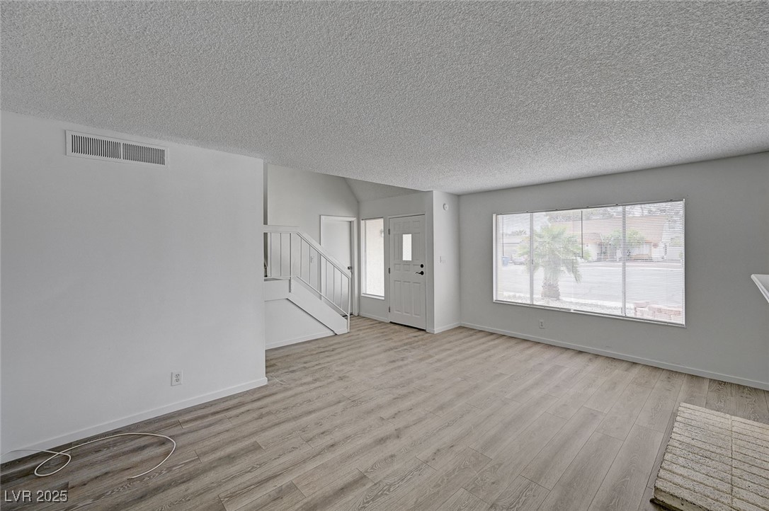 7182 Acorn Court Property Photo 4