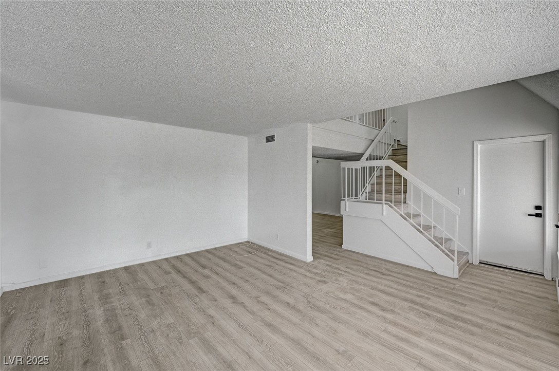 7182 Acorn Court Property Photo 5