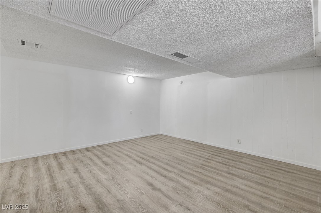 7182 Acorn Court Property Photo 6
