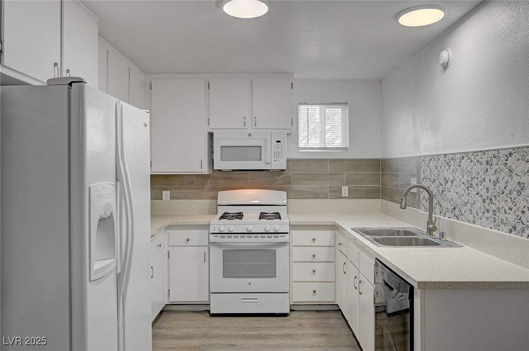 7182 Acorn Court Property Photo 10