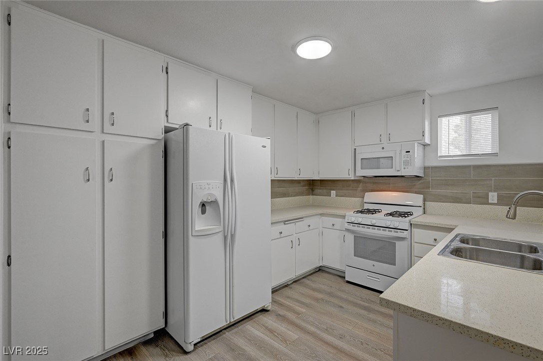 7182 Acorn Court Property Photo 11