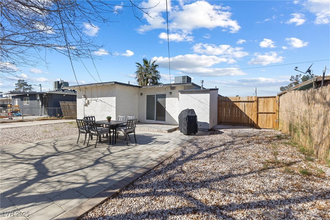 2724 Spear Street Property Photo 24