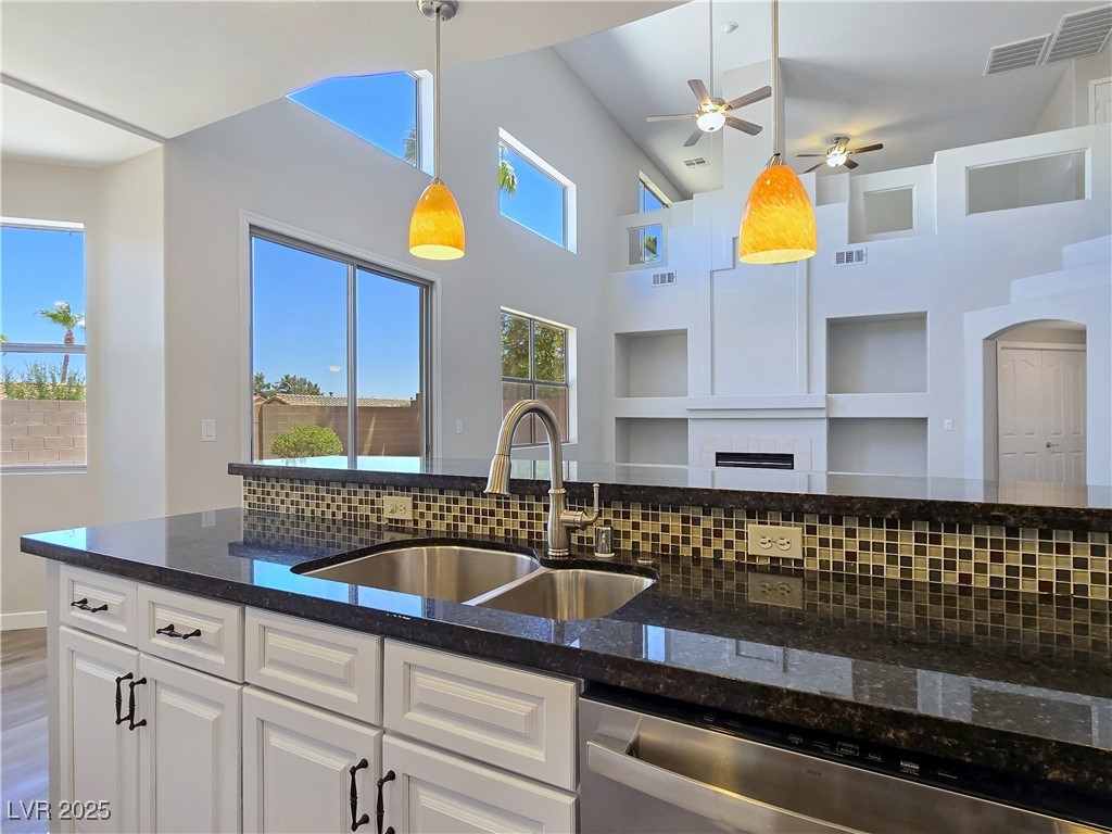 1408 Colfax Creek Street Property Photo 22