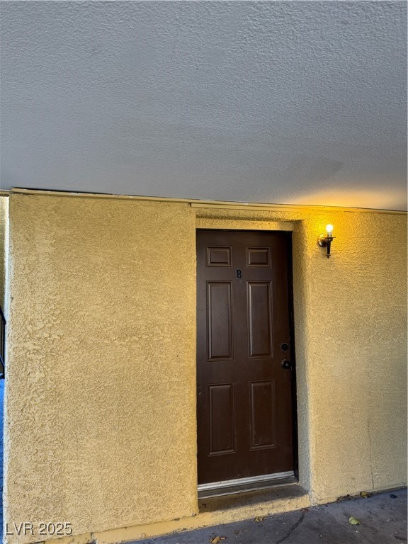 1447 Hialeah Drive B Property Photo