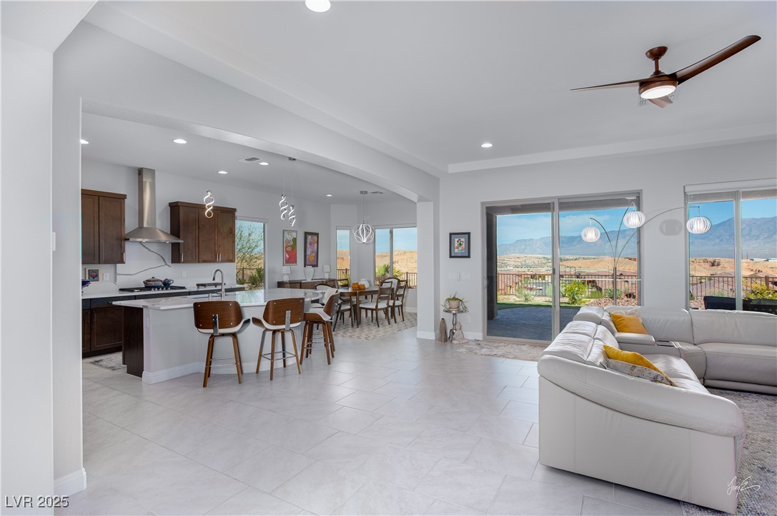 1130 Calico Ridge Property Photo 1