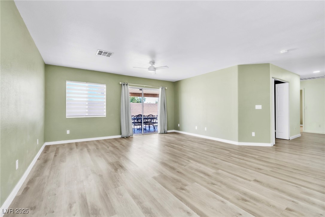 5332 Hadley Court Property Photo 4