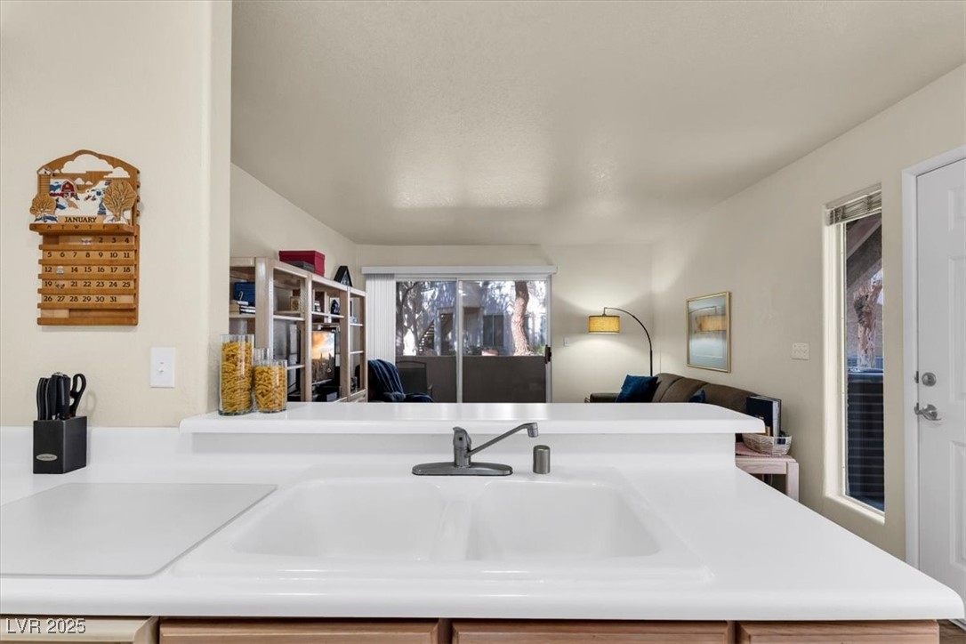 5235 Caspian Springs Street 101 Property Photo 8