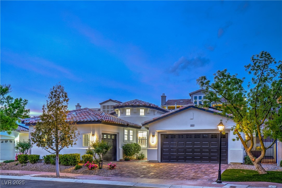 3020 Via Venezia Property Photo