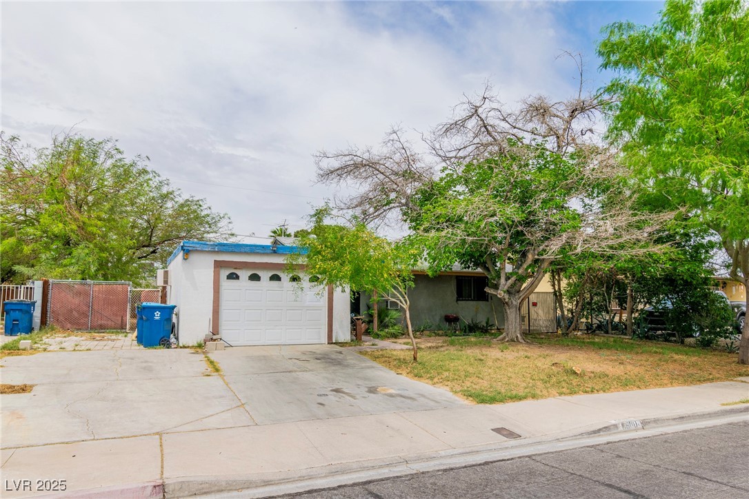 5600 West Bartlett Avenue Property Photo