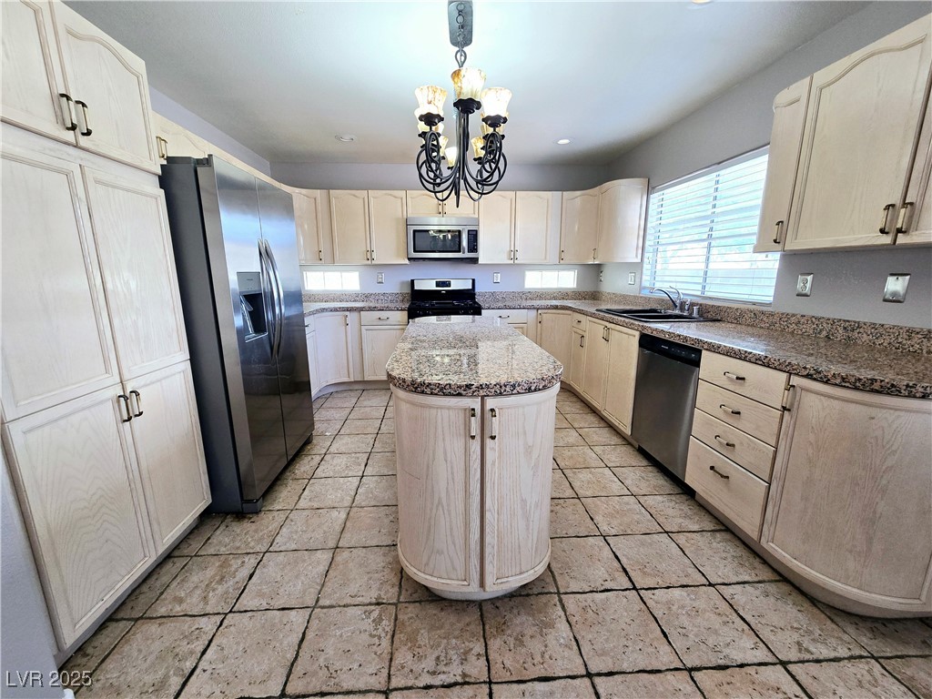 3759 Funston Way Property Photo 3