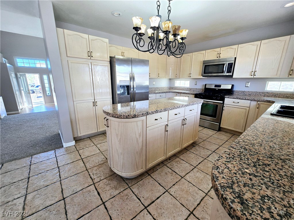 3759 Funston Way Property Photo 4