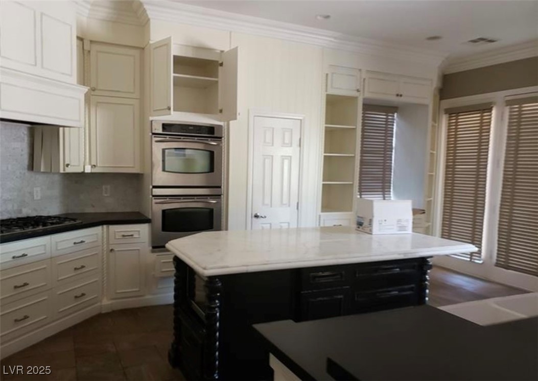 9338 Wilderness Glen Avenue Property Photo 5