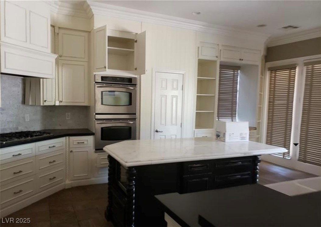 9338 Wilderness Glen Avenue Property Photo 6