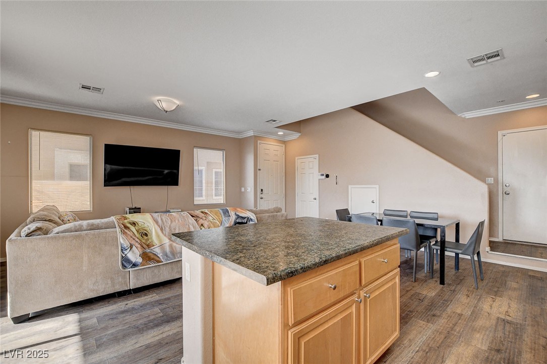 5524 Overlook Valley Street Property Photo 7