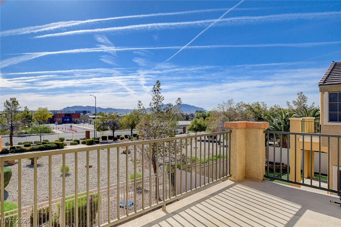 5524 Overlook Valley Street Property Photo 22