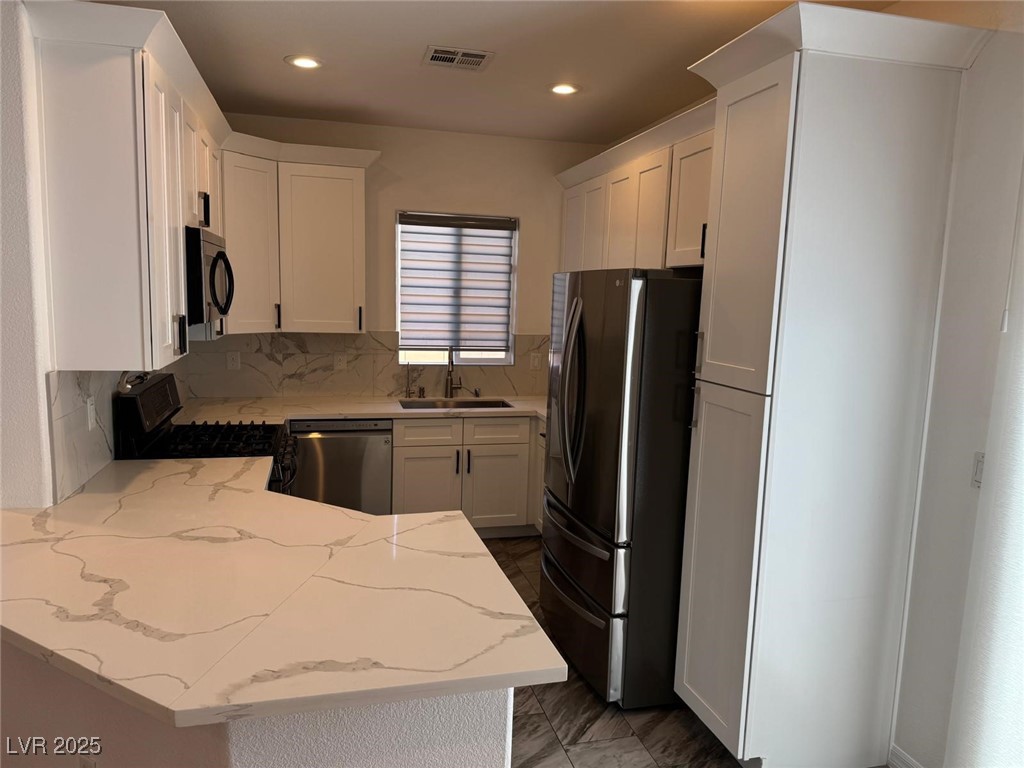 Desert Oasis Real Estate Listings Main Image
