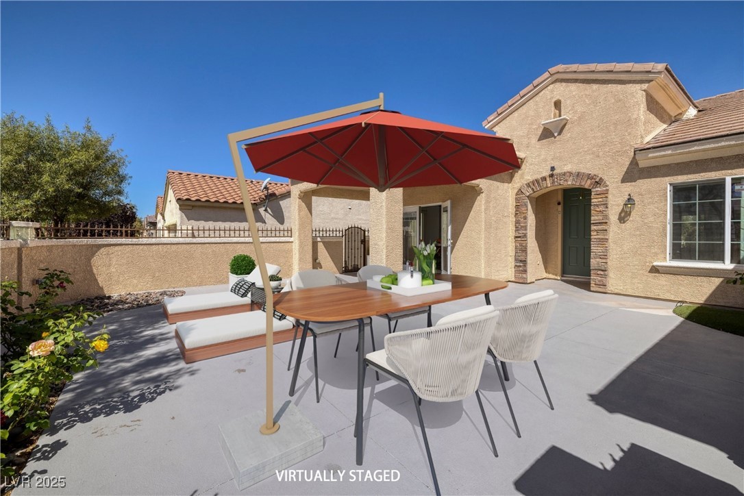 2219 Sawtooth Mountain Drive Property Photo 3