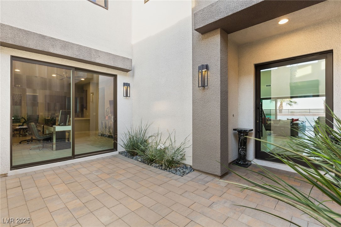 4024 Desert Trace Court Property Photo 6