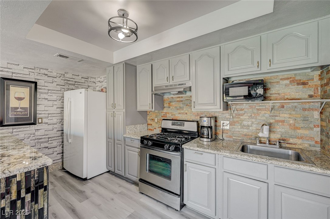 3266 Mountain Spring Road Property Photo 5